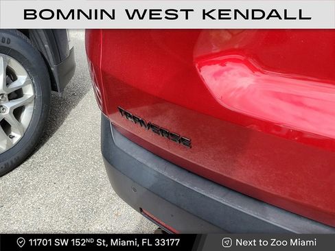 Used 2022 Chevrolet Traverse RS image 5