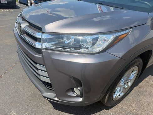 Used 2018 Toyota Highlander Limited AWD/4WD image 12