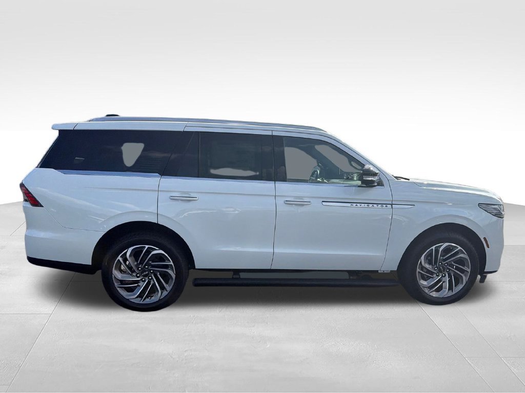 New 2027 Lincoln Navigator Reserve AWD/4WD image 6