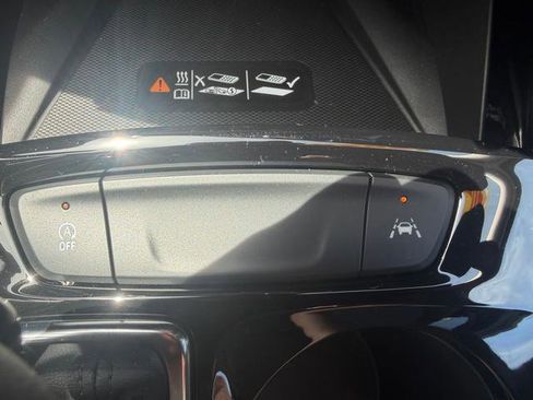 New 2026 Chevrolet Trax LT w/ Sunroof Package FWD image 17