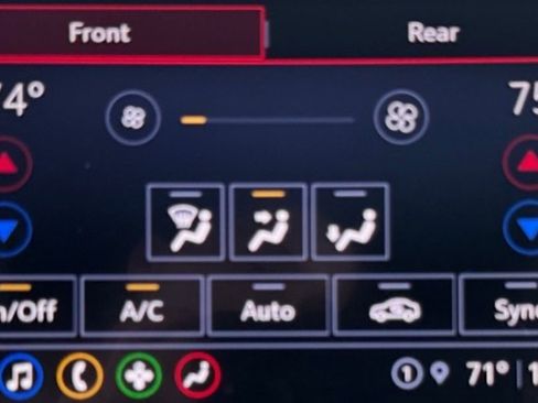 Used 2023 Chevrolet Traverse LT w/ LPO, Floor Liner Package AWD/4WD image 23