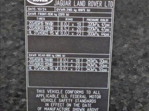 New 2025 Land Rover Defender 110 S image 18