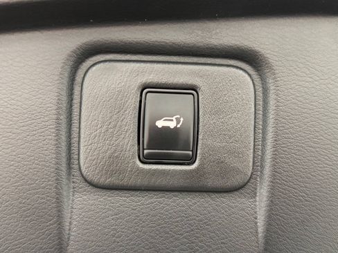 Used 2024 Nissan Murano SV AWD/4WD image 17