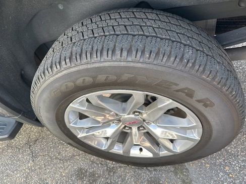 Used 2021 GMC Sierra 1500 SLT w/ SLT Premium Package image 11