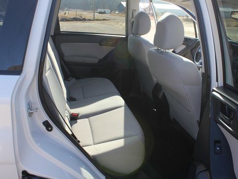 Used 2015 Subaru Forester 2.5i Premium w/ All-Weather Package image 39