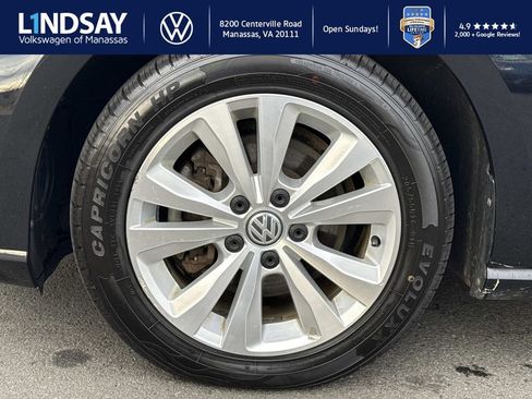Used 2019 Volkswagen Golf SE image 7