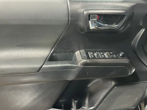 Used 2021 Toyota Tacoma TRD Sport w/ Technology Package AWD/4WD image 10