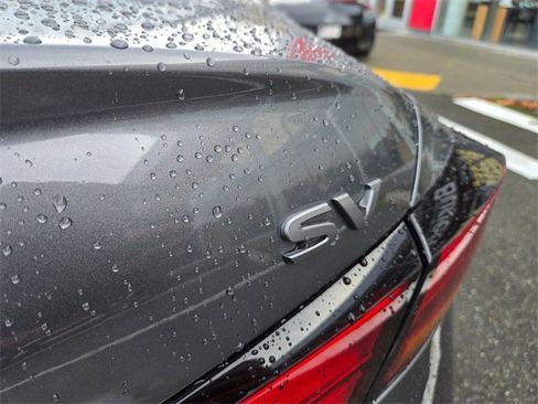 Used 2024 Nissan Altima 2.5 SV image 14