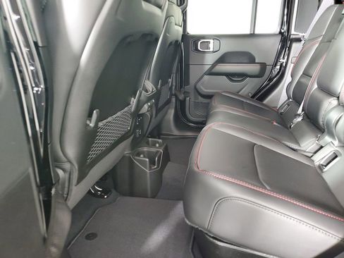 New 2025 Jeep Gladiator Rubicon image 11