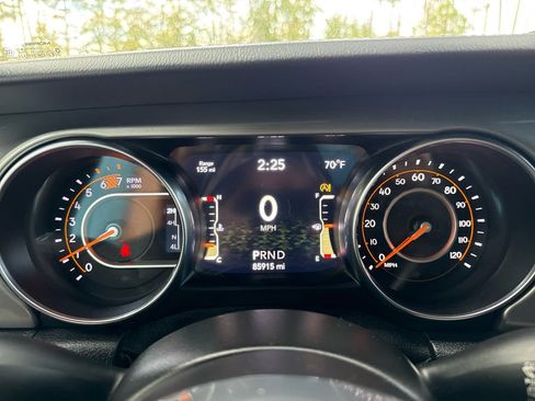 Used 2021 Jeep Wrangler Unlimited Sahara image 24