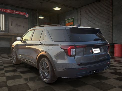 New 2026 Ford Explorer ST-Line w/ ST-Line Street Pack image 4