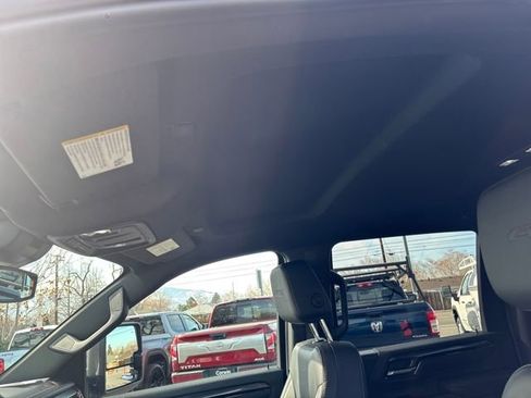 Used 2025 GMC Sierra 2500 AT4 image 24