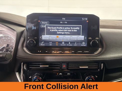 Used 2023 Nissan Rogue SL w/ SL Premium Package image 17