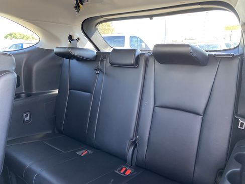 Used 2021 Toyota Highlander XLE FWD image 20