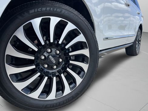Used 2023 Lincoln Navigator Black Label AWD/4WD image 36