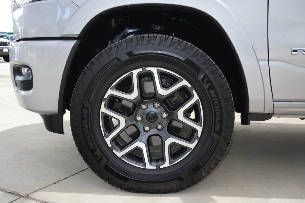 Used 2025 RAM 1500 Laramie w/ Sport Appearance Package AWD/4WD image 11
