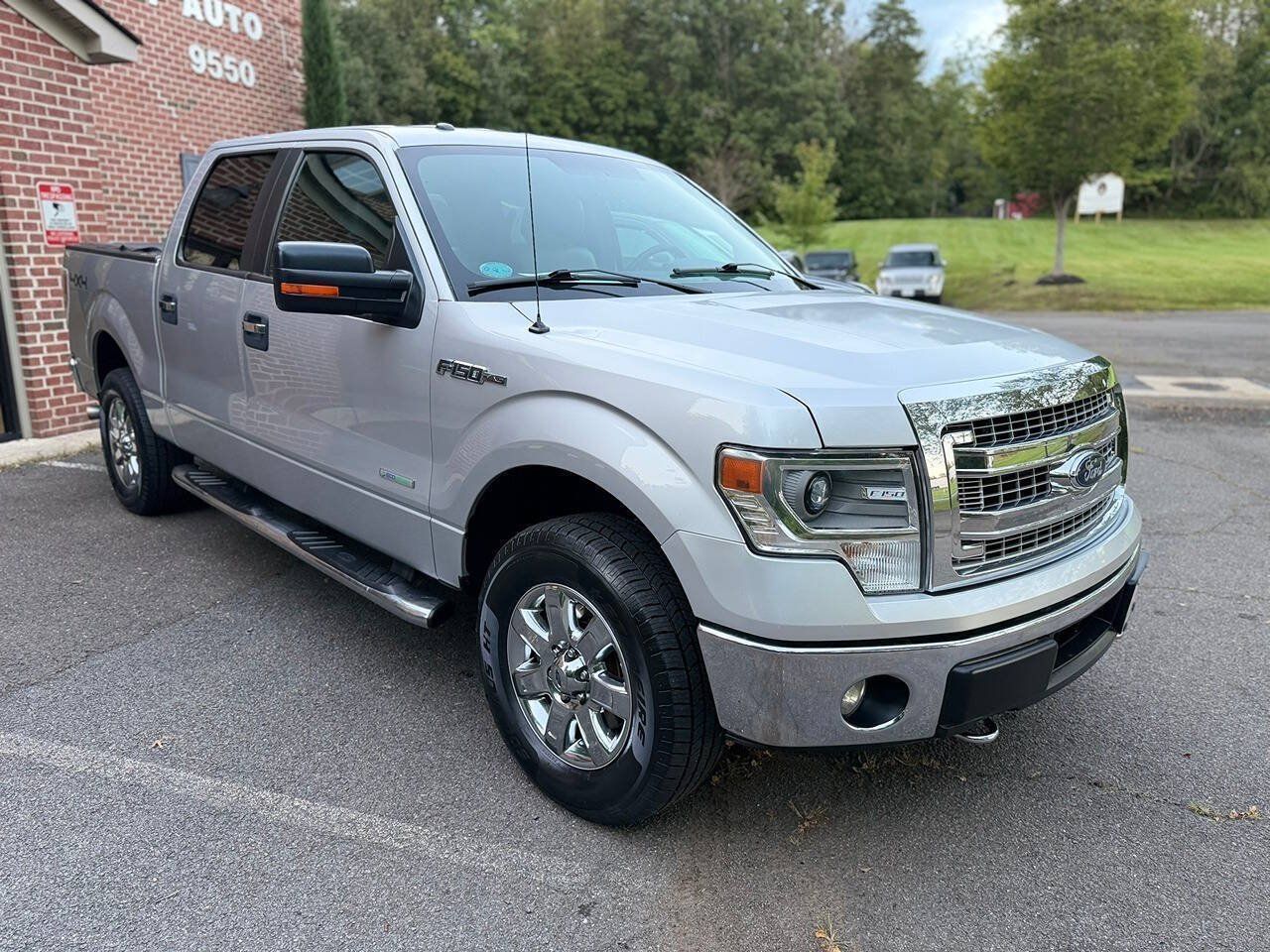 Used 2014 Ford F150 XLT w/ Equipment Group 302A Luxury AWD/4WD image 8
