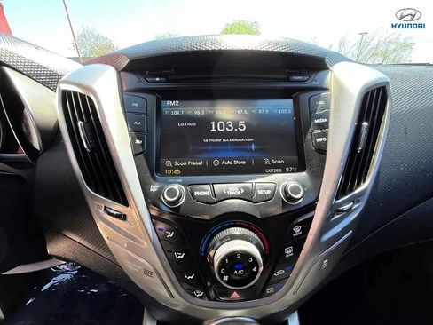 Used 2015 Hyundai Veloster FWD image 21