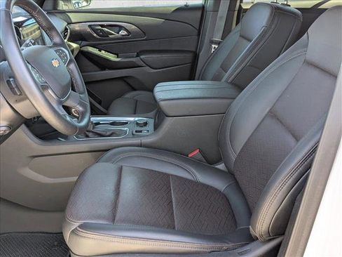 Used 2024 Chevrolet Traverse High Country FWD image 16
