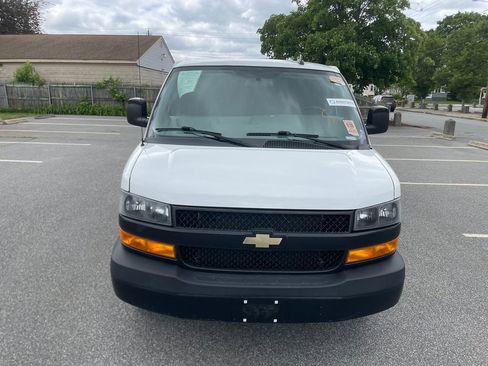 Used 2021 Chevrolet Express 2500 RWD image 3