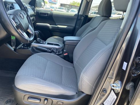 Used 2021 Toyota Tacoma SR5 RWD image 13