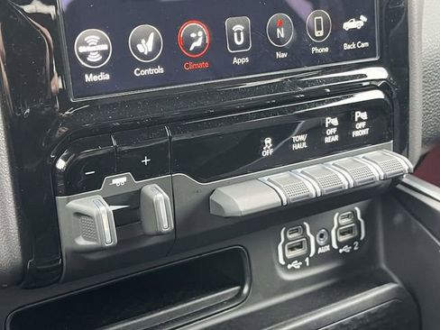 Used 2021 RAM 1500 Big Horn image 32