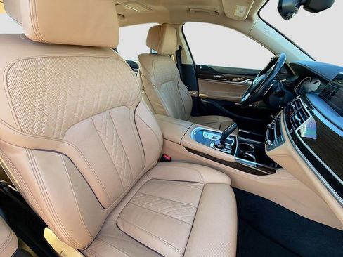Used 2016 BMW 750i image 15