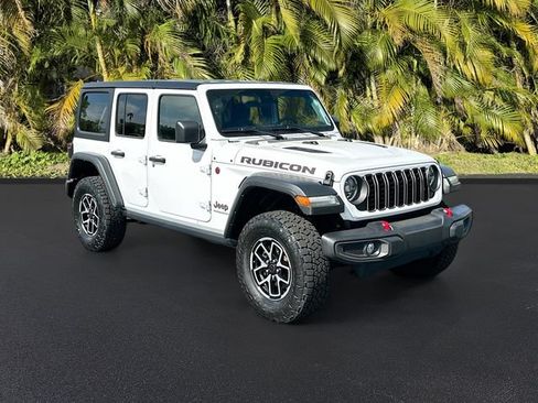 Used 2024 Jeep Wrangler Unlimited Rubicon AWD/4WD image 2