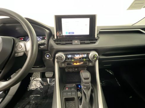 Used 2025 Toyota RAV4 XLE FWD image 24