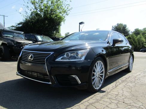 Used 2013 Lexus LS 460 AWD w/ Comfort Pkg image 3