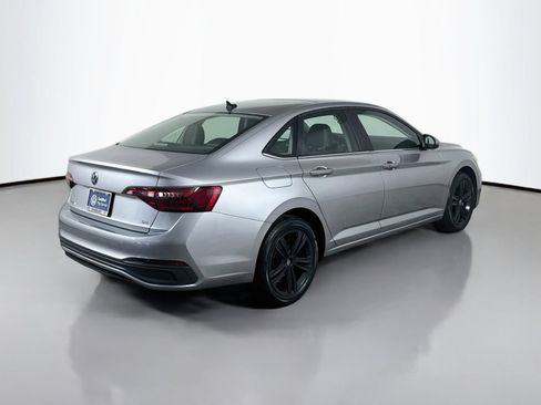 Used 2024 Volkswagen Jetta SE w/ Panoramic Sunroof Package FWD image 9