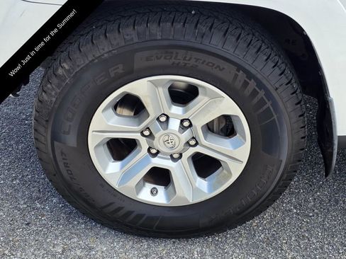 Used 2019 Toyota 4Runner SR5 RWD image 33