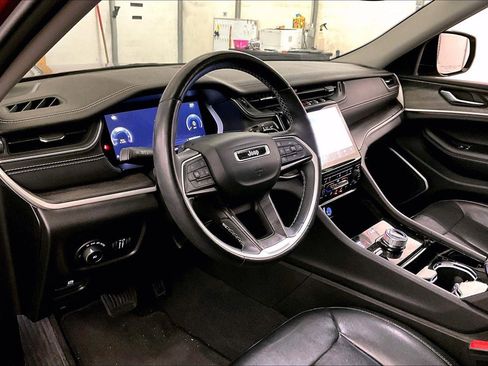 Used 2022 Jeep Grand Cherokee L Limited image 12