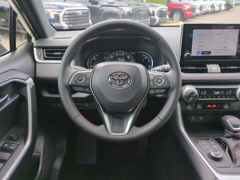 Used 2025 Toyota RAV4 SE AWD/4WD image 15