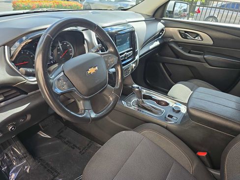 Used 2018 Chevrolet Traverse LT image 19