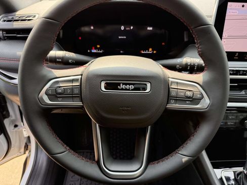 New 2026 Jeep Compass Trailhawk w/ Sun, Sound & Navigation Group AWD/4WD image 20
