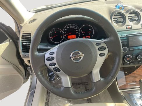 Used 2010 Nissan Altima 2.5 SL w/ SL Pkg FWD image 19