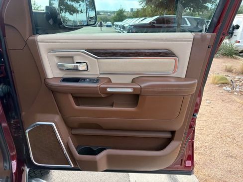 Used 2019 RAM 2500 Laramie AWD/4WD image 38