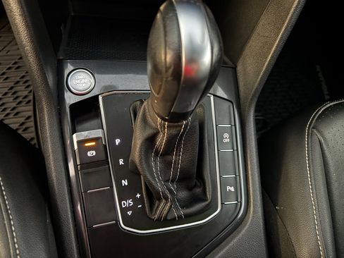 Used 2021 Volkswagen Tiguan SE R-Line image 20