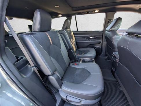 Used 2025 Toyota Grand Highlander AWD Hybrid image 22