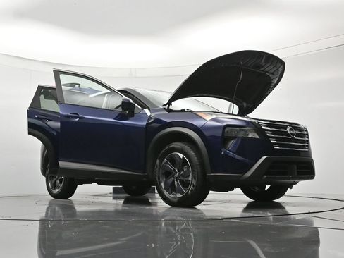 Used 2026 Nissan Rogue SV FWD image 49