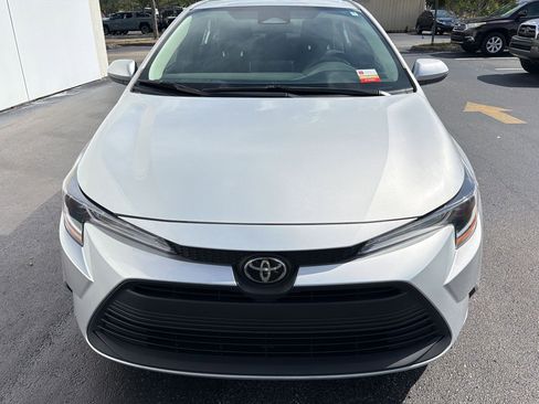 Used 2023 Toyota Corolla LE image 6
