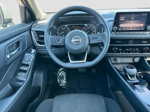 Used 2024 Nissan Rogue SV AWD/4WD image 25