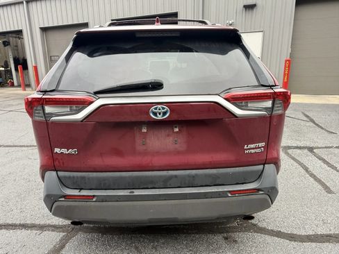 Used 2020 Toyota RAV4 Limited AWD/4WD image 3