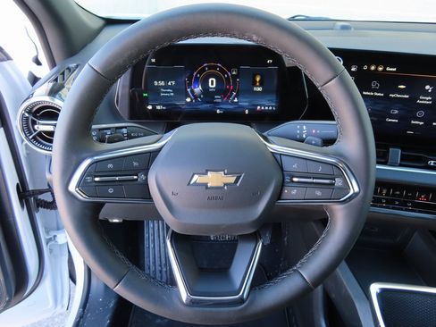 New 2026 Chevrolet Equinox LT w/ Safety and Technology Package image 5