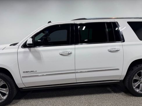 Used 2015 GMC Yukon XL Denali w/ Touring Package AWD/4WD image 3