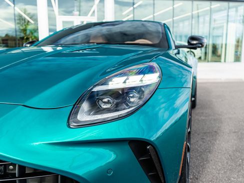 Used 2025 Aston Martin V8 Vantage image 18