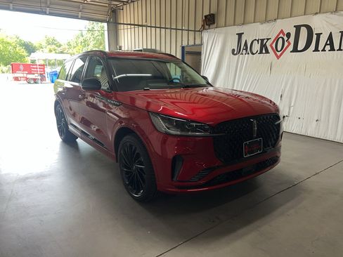 New 2025 Lincoln Aviator Reserve w/ Jet Appearance Package image 1