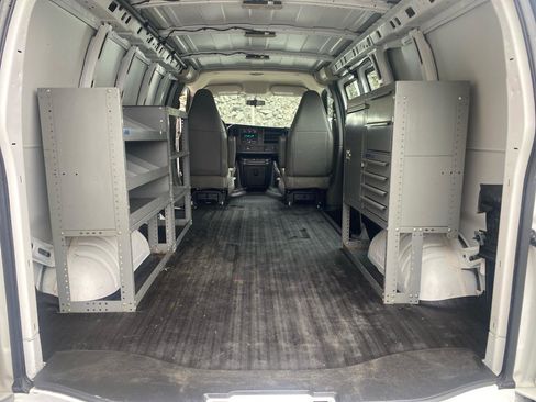 Used 2016 GMC Savana 2500 G2500 Cargo image 23