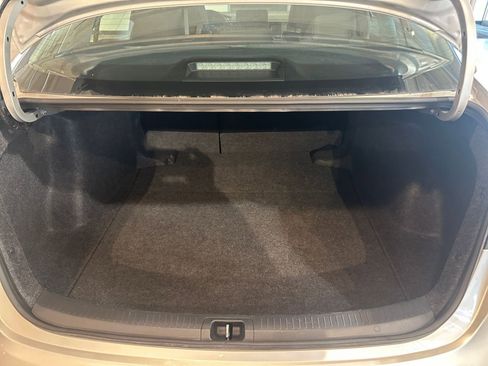 Used 2025 Toyota Corolla LE image 31